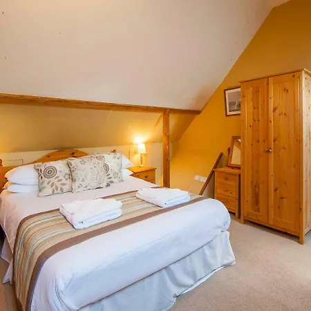 Springwood Guest House-3